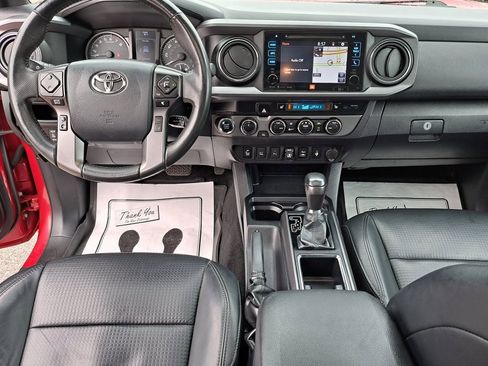 Used 2019 Toyota Tacoma TRD Off-Road image 24