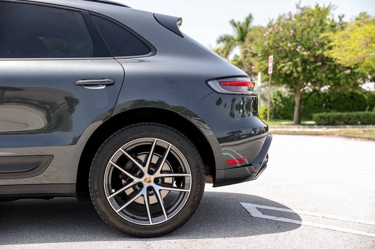 Used 2022 Porsche Macan AWD/4WD image 27
