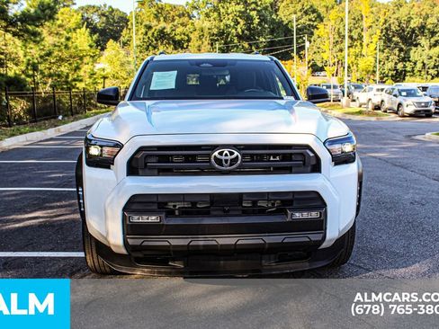 Used 2025 Toyota 4Runner SR5 AWD/4WD image 9