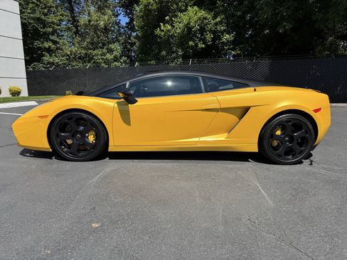 Used 2004 Lamborghini Gallardo AWD/4WD image 2