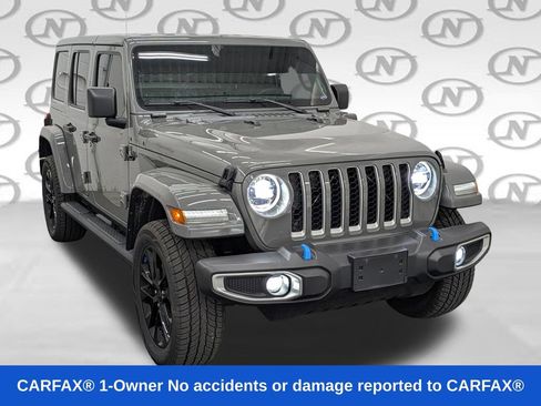 Used 2023 Jeep Wrangler Unlimited Sahara w/ Cold Weather Group AWD/4WD image 17