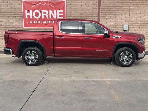 Used 2022 GMC Sierra 1500 SLT w/ Max Trailering Package AWD/4WD image 7