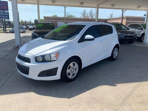 Used 2014 Chevrolet Sonic LS image 3