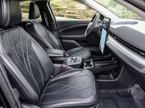 Used 2023 Ford Mustang Mach-E Select image 20