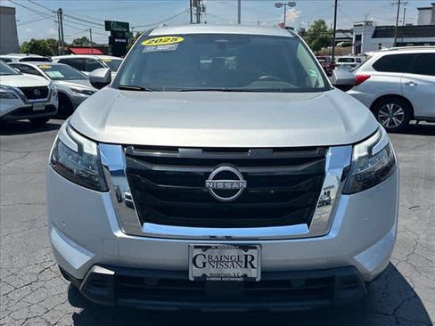 Certified 2025 Nissan Pathfinder SL FWD image 8