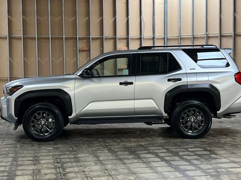 Used 2025 Toyota 4Runner SR5 image 7