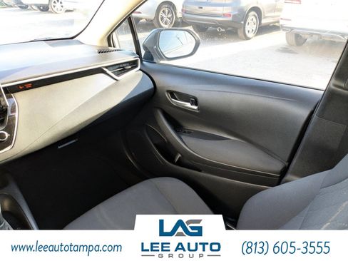 Used 2021 Toyota Corolla LE w/ LE Convenience Package image 15