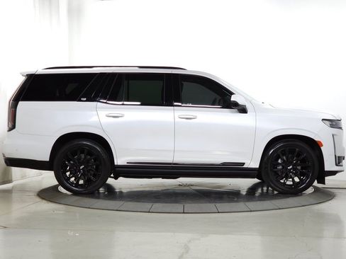 Certified 2023 Cadillac Escalade Sport Platinum w/ LPO, ONYX Package AWD/4WD image 7