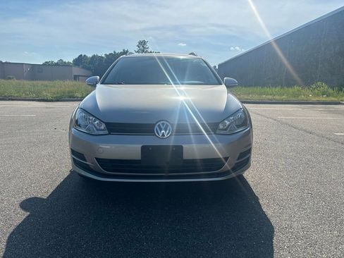 Used 2016 Volkswagen Golf S FWD image 2