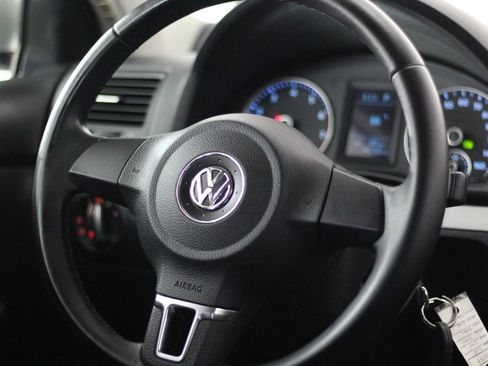 Used 2010 Volkswagen Jetta Limited Edition FWD image 11