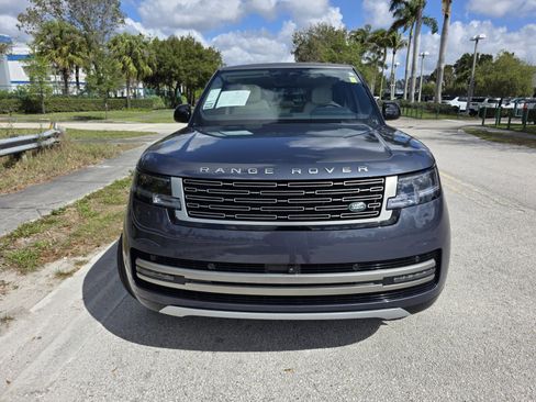 Certified 2025 Land Rover Range Rover SE image 8