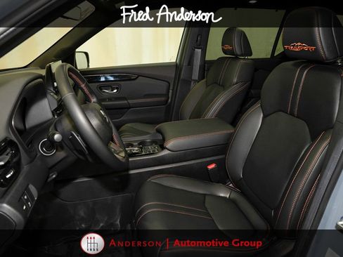 Used 2024 Honda Pilot TrailSport image 15