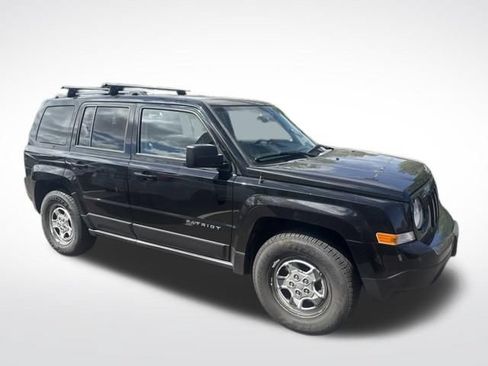Used 2017 Jeep Patriot Sport w/ Power Value Group AWD/4WD image 2