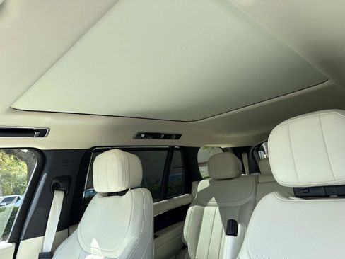 Used 2026 Land Rover Range Rover Long Wheelbase SE image 23