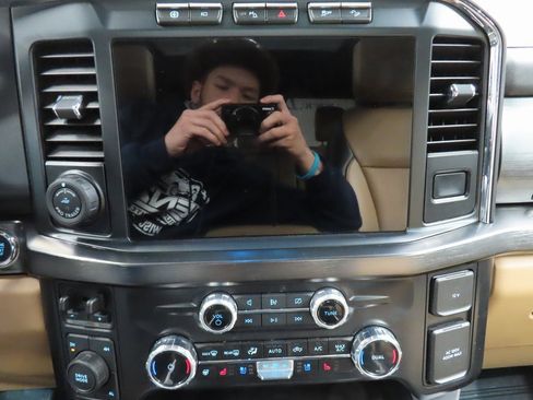 Used 2024 Ford F250 Lariat w/ Lariat Ultimate Package image 13