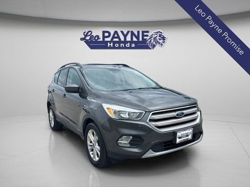 Used 2018 Ford Escape SE FWD image 1