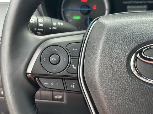 Used 2024 Toyota Venza XLE AWD/4WD image 13