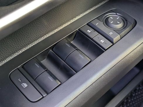 Used 2025 Toyota Tacoma Limited image 23