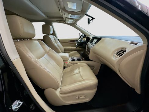 Used 2017 Nissan Pathfinder Platinum w/ Family Entertainment Package image 35