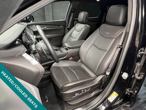 Used 2025 Cadillac XT5 Sportv w/ Technology Package image 3