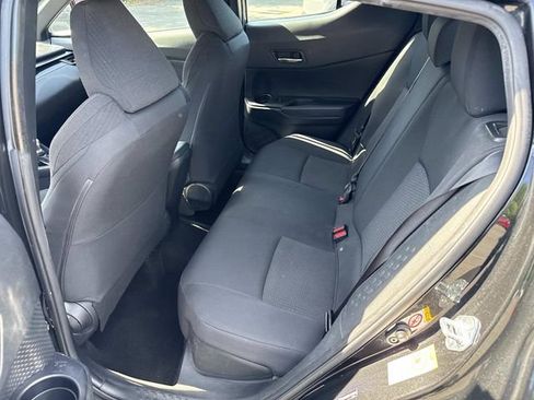 Used 2018 Toyota C-HR XLE FWD image 16