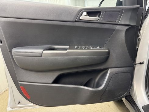 Used 2021 Kia Sportage LX image 8