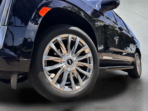Used 2023 Cadillac Escalade Premium Luxury AWD/4WD image 32