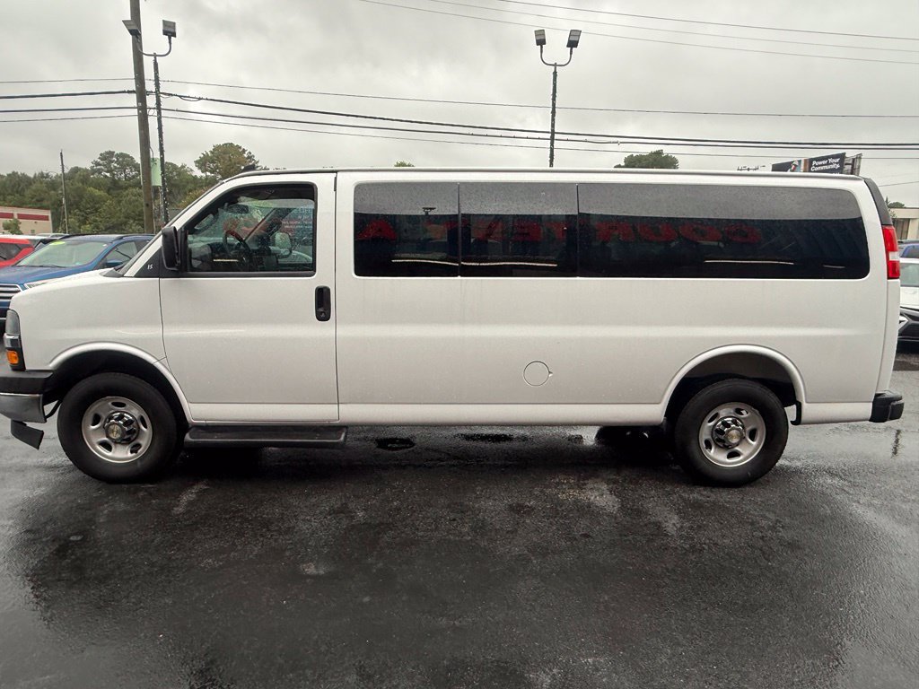 Used 2025 Chevrolet Express 3500 LT w/ LT Preferred Equipment Group RWD image 7