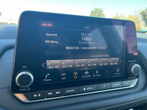 Used 2025 Nissan Rogue SV image 20