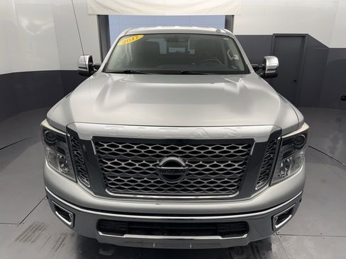 Used 2017 Nissan Titan SL image 8