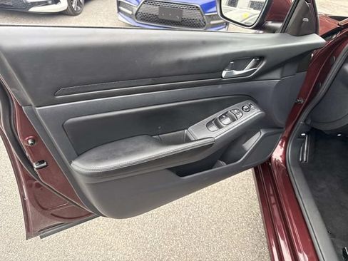 Used 2024 Nissan Altima 2.5 SV w/ SV Premium Package FWD image 19