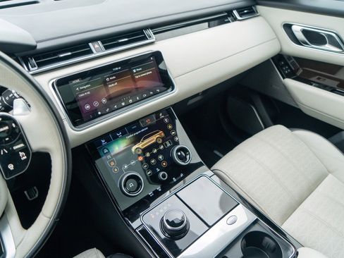 Used 2018 Land Rover Range Rover Velar image 17