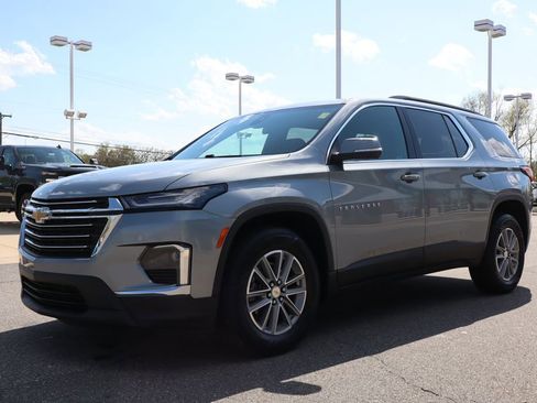 Used 2023 Chevrolet Traverse LT AWD/4WD image 7