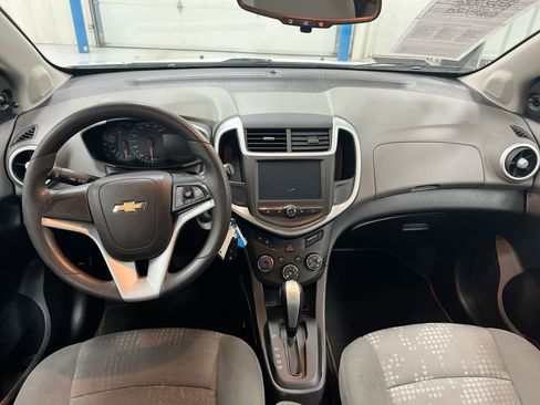 Used 2017 Chevrolet Sonic LT image 10