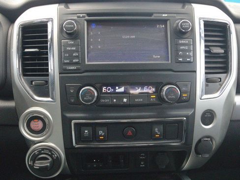 Used 2017 Nissan Titan PRO-4X AWD/4WD image 23