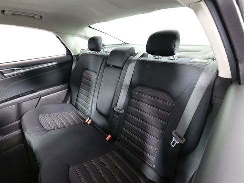 Used 2016 Ford Fusion SE FWD image 15