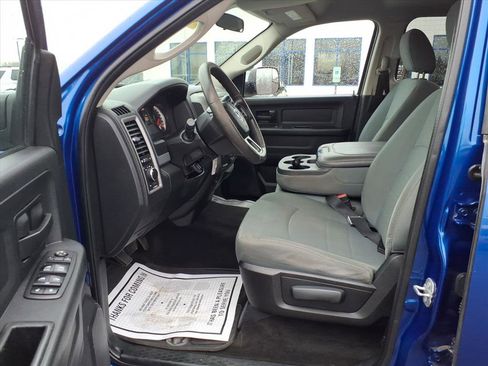 Used 2017 RAM 1500 ST w/ SXT Appearance Group image 10