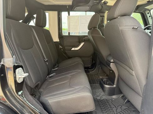 Used 2016 Jeep Wrangler Unlimited Sahara AWD/4WD image 16