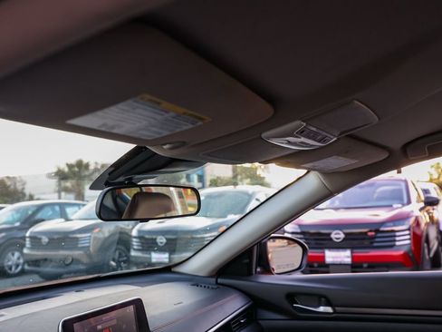 Used 2022 Nissan Altima 2.5 SR image 13