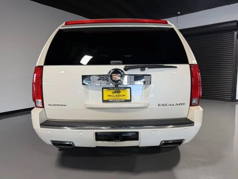 Used 2014 Cadillac Escalade Platinum AWD/4WD image 5