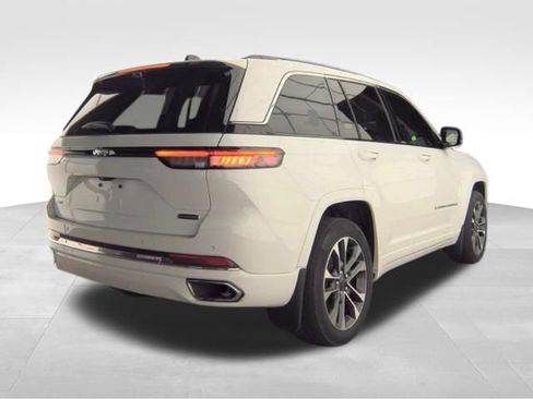 Used 2022 Jeep Grand Cherokee Overland w/ Advanced Protech Group III AWD/4WD image 8