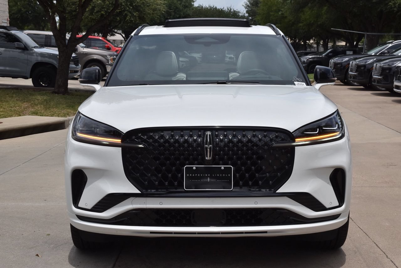 New 2026 Lincoln Aviator Black Label w/ Jet Appearance Package AWD/4WD image 2