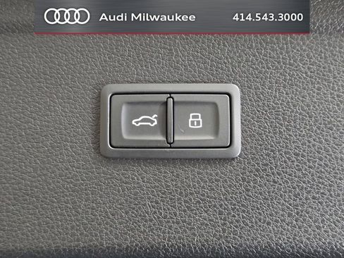 Used 2023 Audi Q5 2.0T Premium w/ Convenience Package AWD/4WD image 10