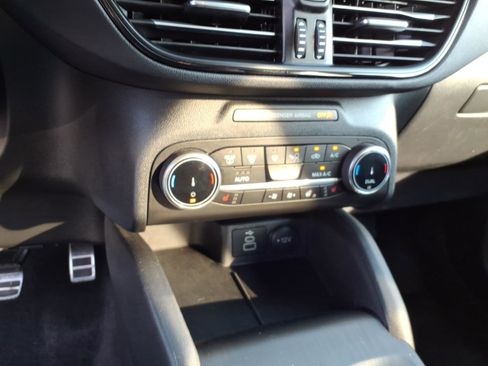 Certified 2024 Ford Escape ST-Line image 18