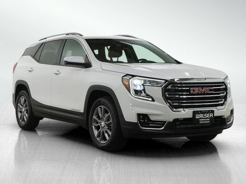 Used 2024 GMC Terrain SLT image 7