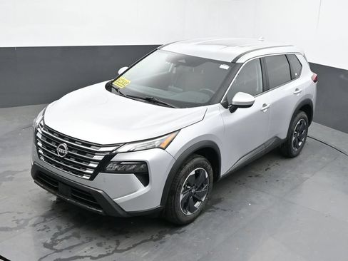 Used 2025 Nissan Rogue SV AWD/4WD image 40