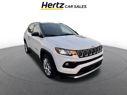 Used 2025 Jeep Compass Limited image 1
