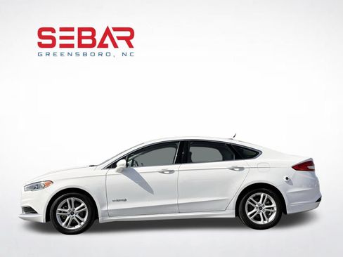 Used 2018 Ford Fusion SE w/ Equipment Group 602A FWD image 9
