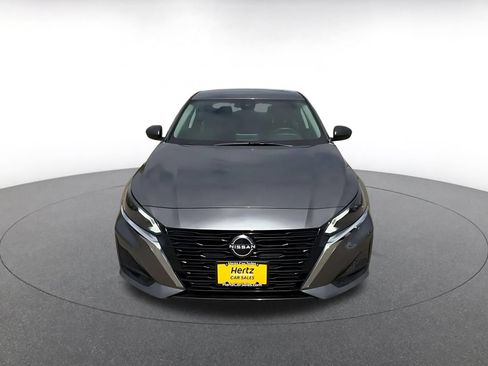 Used 2025 Nissan Altima 2.5 SV FWD image 4