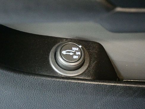 Used 2011 Cadillac SRX Premium image 58